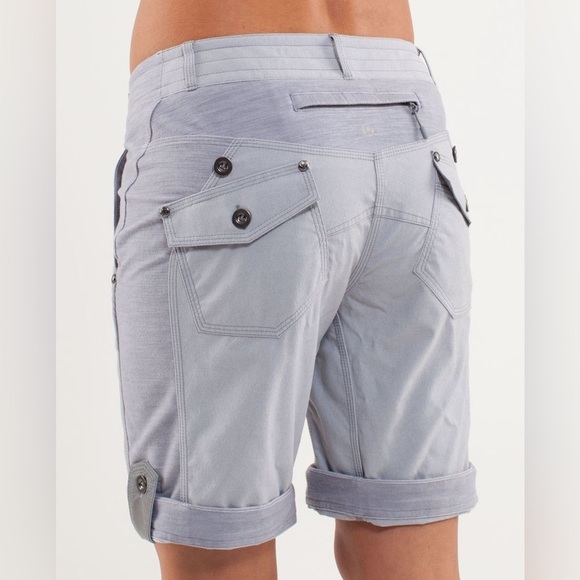 Lululemon Ride On Shorts in Fossil / White Sz 4 - Picture 2 of 12